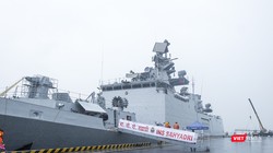 Chiến hạm tàng hình đa nhiệm Hải quân Ấn Độ - INS Sahyadri (F-49) tại Cảng Tiên Sa (Đà Nẵng) sáng 29/10