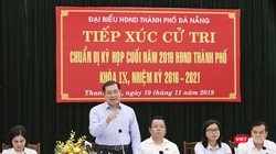 Ông Huỳnh Đức Thơ, Chủ tịch UBND TP Đà Nẵng trả lời ý kiến cử tri quận Thanh Khê tại buổi tiếp xúc diễn ra sáng 19/11