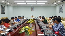 Ông Huỳnh Đức Thơ - Chủ tịch UBND TP Đà Nẵng chủ trì họp khẩn ứng phó với dịch viêm phổi cấp di virus Corona gây ra trong ngày 23/1 (tức 30 Tết Canh Tý)