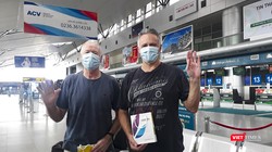 Bệnh nhân mắc COVID-19 thứ 22 tại Việt Nam cùng bạn rời Đà Nẵng sau thời gian điều trị