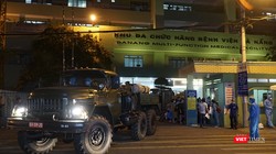 Xe phun hóa chất của Tiểu đoàn Phòng hóa 78 - Bộ Tham mưu Quân khu 5 làm nhiệm vụ phun khủ trùng