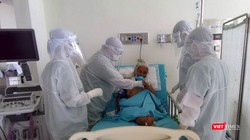 Bệnh nhân 592 (nữ giới, 100 tuổi) đang được điều trị tại Bệnh viện đa khoa Trung ương Quảng Nam.