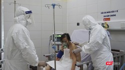 Các bác sỹ làm việc tại "tâm bão COVID-19" Bệnh viện Phổi Đà Nẵng