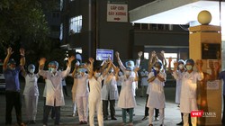 Các y bác sỹ Bệnh viện Chỉnh hình - Phục hồi chức năng  Đà Nẵng vui mừng khi lệnh phong tỏa được tháo dỡ