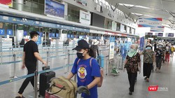 Du khách mắc kẹt tại Đà Nẵng do dịch COVID-19 được bố trí máy bay rời Đà Nẵng trở về quê.