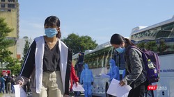 Người dân Quảng Ngãi mắc kẹt tại Đà Nẵng được vận chuyển trở về quê