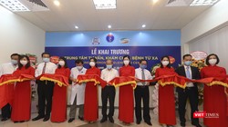 Quang cảnh buổi khai trương Trung đưa Trung tâm Tư vấn, khám chữa bệnh từ xa, ứng dụng hệ thống Telehealth vào phục vụ chăm sóc sức khỏe người dân tại Bệnh viện Trung ương Huế.