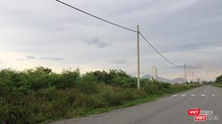 Vệt 65 lô đất của 32 nhà đầu tư tại Khu đông nam Đài tưởng niệm TP Đà Nẵng phải chịu cảnh bỏ hoang hơn 10 năm nay do quyết định thu hồi của UBND TP Đà Nẵng