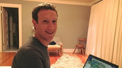 Mark khoe ảnh đang chơi Civilization VI.