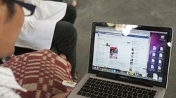 Con cái nghiện facebook trở thành nỗi ám ảnh của nhiều bậc phụ huynh.