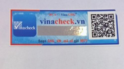 Tem dán trên sản phẩm, khi soi smartphone sẽ hiện ra thông tin truy nguồn gốc. Ảnh: S.H