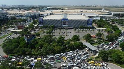 Sân bay Tân Sơn Nhất thường xuyên xảy ra ùn tắc.