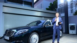 Điểm phân biệt giữa Maybach S400 với các phiên bản đàn anh là mâm 19 inch. 