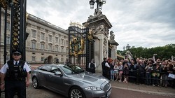 Chiếc Jaguar XJ bọc thép đã đưa Thủ tướng Anh.