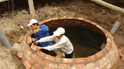 Xử lý chất thải bằng công nghệ biogas.