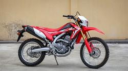 Xế phượt CRF250L phiên bản 2017 đầu tiên về Việt Nam.