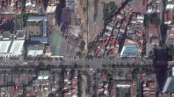 Sẽ xây dựng cầu vượt tại nút giao giữa đường Hoàng Quốc Việt và đường Nguyễn Văn Huyên. Ảnh: Google Maps