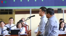 Các bị cáo khai nhận việc mua bán hóa đơn khống/ Ảnh: Vov.vn