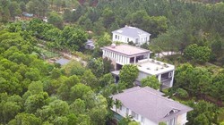 Việc tự ý mua bán, chuyển mục đích sử dụng, xây dựng trái pháp tại rừng phòng hộ Sóc Sơn diễn ra phổ biến do cơ quan chức năng buông lỏng quản lý/ Ảnh: VnExpress