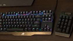 Ngắm bàn phím chuyên game Asus ROG Claymore