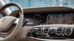 Hệ thống âm thanh Harman trên xe Mercedes.