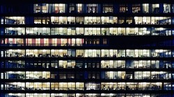 Tin tặc sử dụng kỹ thuật cấy mã độc vào các thành phần quan trọng của máy tính, qua mặt được các chương trình quét virus dựa trên file.