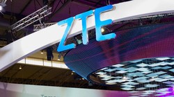 Smartwatch ZTE Quarzt nghe gọi độc lập sẽ dự MWC 2017