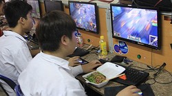 Món ăn chẳng có lợi, thậm chí còn gây hại cho sức khỏe mà game thủ Việt nào cũng mê đắm