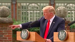 Tổng thống Trump tại buổi họp với chung với Thủ tướng Anh Theresa May. Nguồn ảnh: www.thewrap.com