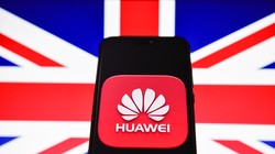 Việc thay thế các thiết bị viễn thông do Huawei sản xuất ở khu vực nông thôn đã được Quốc hội Mỹ đặt vấn đề từ tháng 5 nhưng vẫn chưa có kết quả. Ảnh: Yahoo Finance