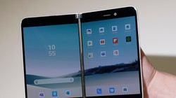 Surface Duo. Ảnh: Soyacincau