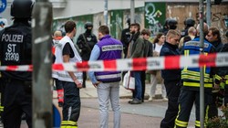 Hiện trường của vụ nổ súng đã khiến hai người chết ở Halle, Đức. Ảnh: Forbes