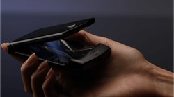 Điện thoại thông minh màn hình gập Motorola Razr. Ảnh: PhoneArena