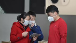 Virus Corona đang khiến giới công nghệ chao đảo. Ảnh: The Verge