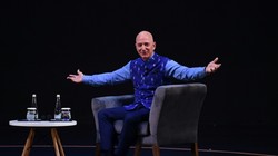 Tỷ phú Jeff Bezos. Ảnh: CNBC