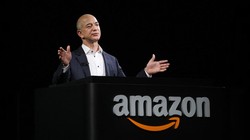 Tỉ phú Jeff Bezos bất ngờ tuyên bố rời ghế CEO Amazon. Ảnh: Deccanherald