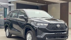 Toyota Innova Cross ra mắt bản 'giá rẻ' 730 triệu đồng, cạnh tranh VinFast Limo Green