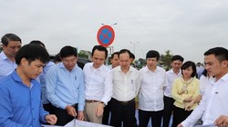 Lãnh đạo Tập đoàn FLC và lãnh đạo tỉnh Thanh Hóa thăm và khảo sát thực địa vị trí lập dự án tại huyện Thọ Xuân (Nguồn: thanhoa.gov.vn)