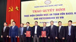 Vietcombank và VIB nhận Quyết định thực hiện chuẩn mực an toàn vốn Basel II (Nguồn: SBV)