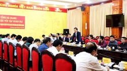 Đại diện Tập đoàn FLC trình bày ý tưởng thực hiện các dự án tại buổi làm việc (Nguồn: dbnd.hagiang.gov.vn)