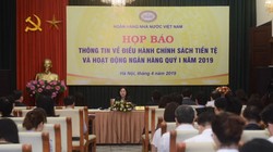 Phó Thống đốc NHNN Nguyễn Thị Hồng chủ trì họp báo (Ảnh: NHNN)