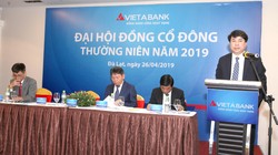 Ông Nguyễn Văn Hảo, Tổng Giám đốc VietABank, điều hành phiên thảo luận 