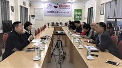 Đoàn công tác của Bộ Công thương làm việc tại một doanh nghiệp dệt may