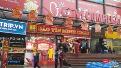 Thời tiết mưa rét khiến không khí giao dịch ngày vía Thần Tài năm 2020 có phần kém sôi động hơn so với mọi năm