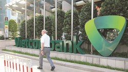 Lợi nhuận nhiều ngân hàng trong năm nay có nguy cơ chững lãi, thậm chí sụt giảm mạnh. Ảnh: THÀNH HOA