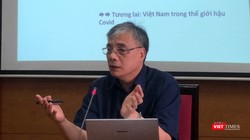 TS. Trần Đình Thiên tại buổi sinh hoạt của CLB Cafe Số (Ảnh: HB)