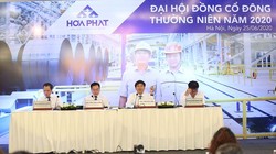 Chủ tịch Tập đoàn Hòa Phát - ông Trần Đình Long - làm chủ tọa tại cuộc họp ĐHĐCĐ thường niên năm 2020 (Nguồn: HPG)