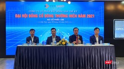 Ban Chủ toạ tại ĐHĐCĐ thường niên năm 2021 của CTCP Bất động sản Thế Kỷ (Ảnh: P.D)