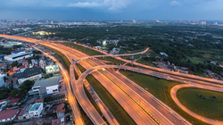 Các 'ông lớn' hạ tầng CII, HHV, HUT tất bật triển khai các kế hoạch huy động vốn