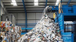 Một nhà máy xử lý rác thải công nghiệp